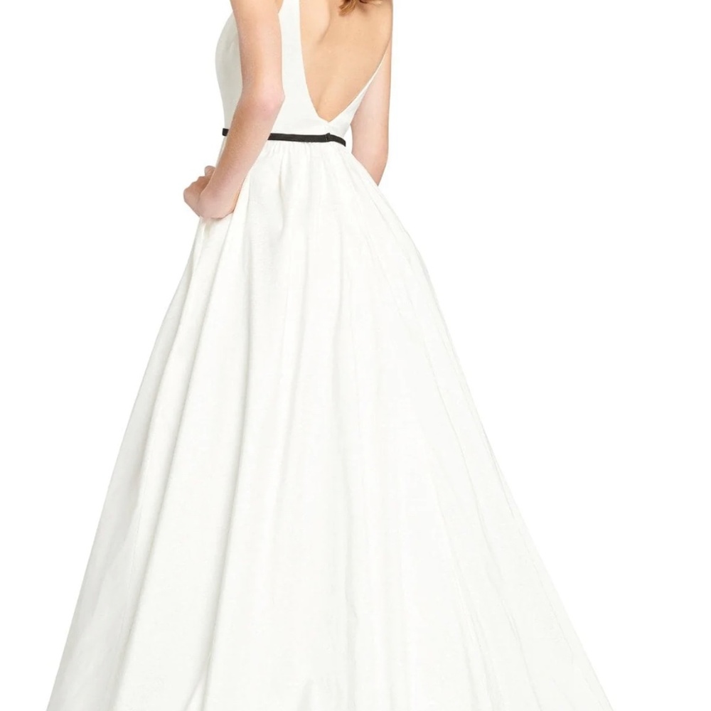 Collette Gown - Picture 4 of 4